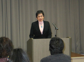 講演:白鳥クニ子代表