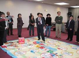 日本生協連の山内寛さん(中央)