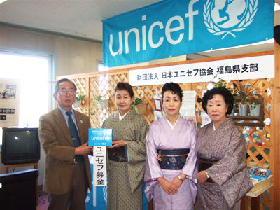 (左から)菅田俊雄広報担当、信夫絹佐様、藤代扇乃丞様、一花美月様